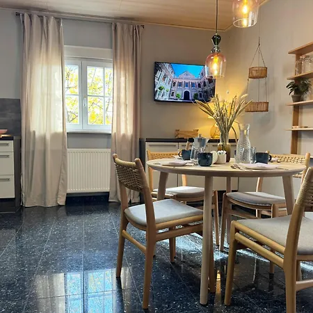 Urban Hideaway By Gassling Homes *